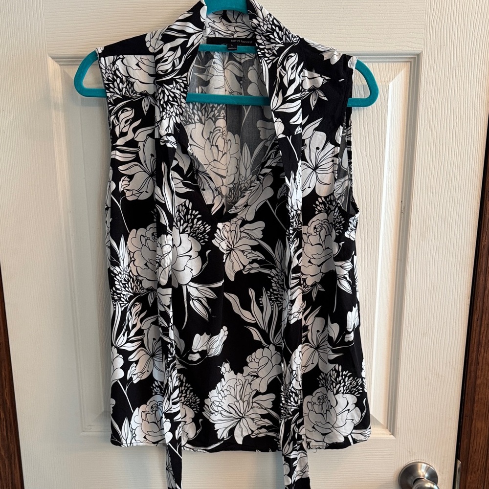 Harve Benard‎ Black and White Floral Blouse